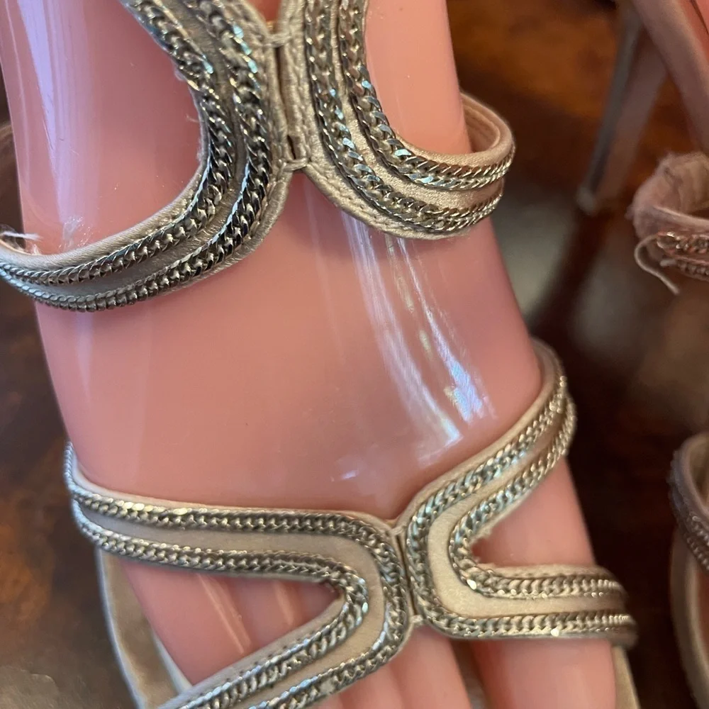 BCBG MAX AZRIA 8M Elegant Gold Strappy Women's Sandals ankle Strap 4” Gold heel